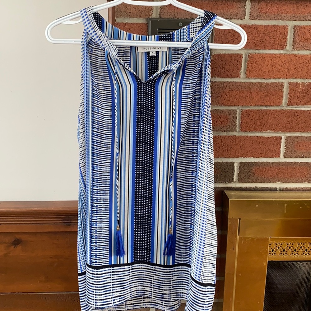 Dress shirt, never worn, good condition.